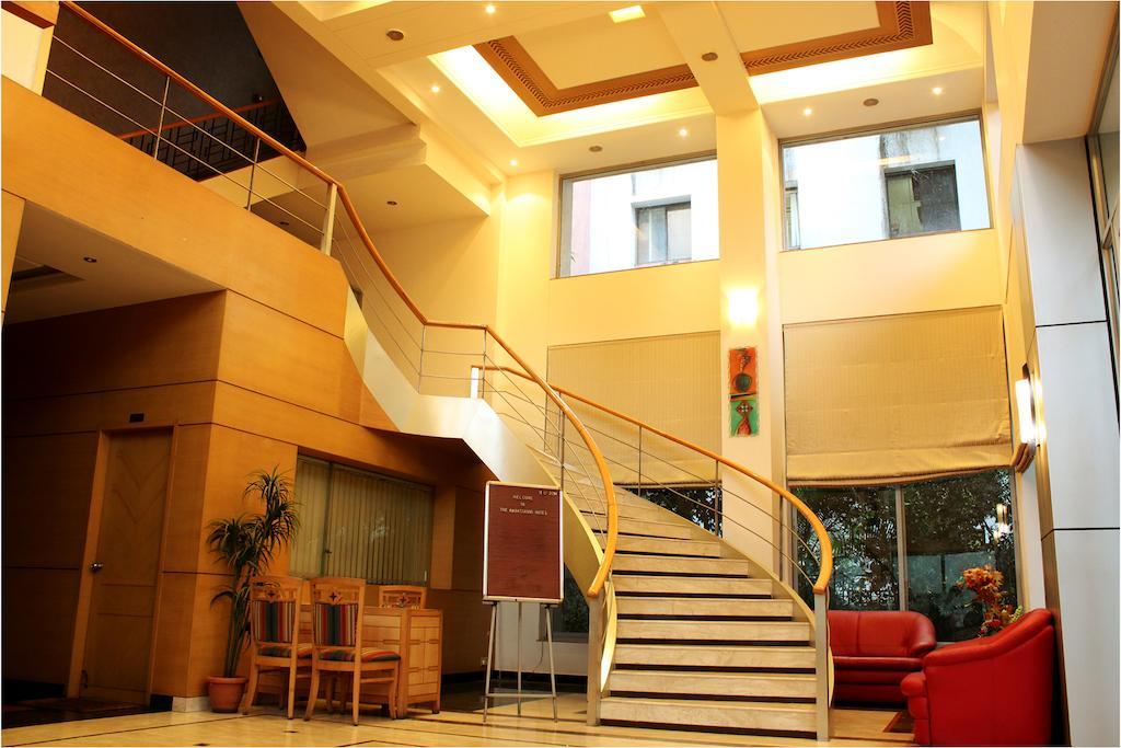 The Ambassador Hotel Poona Buitenkant foto