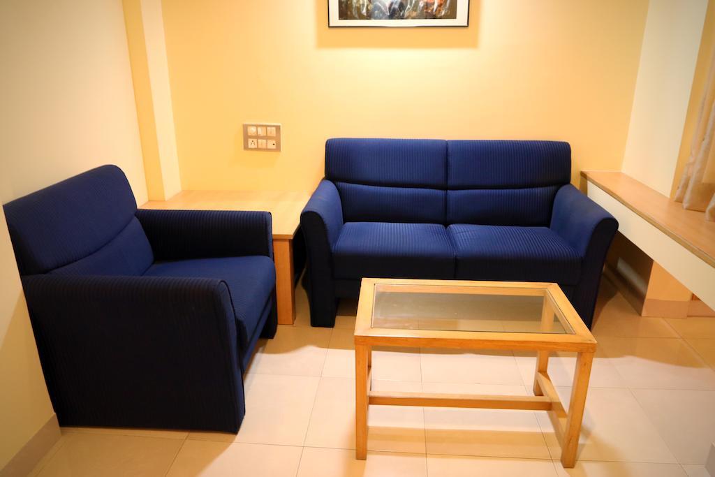 The Ambassador Hotel Poona Kamer foto