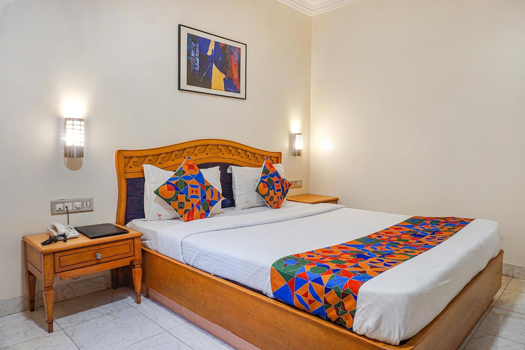 The Ambassador Hotel Poona Buitenkant foto