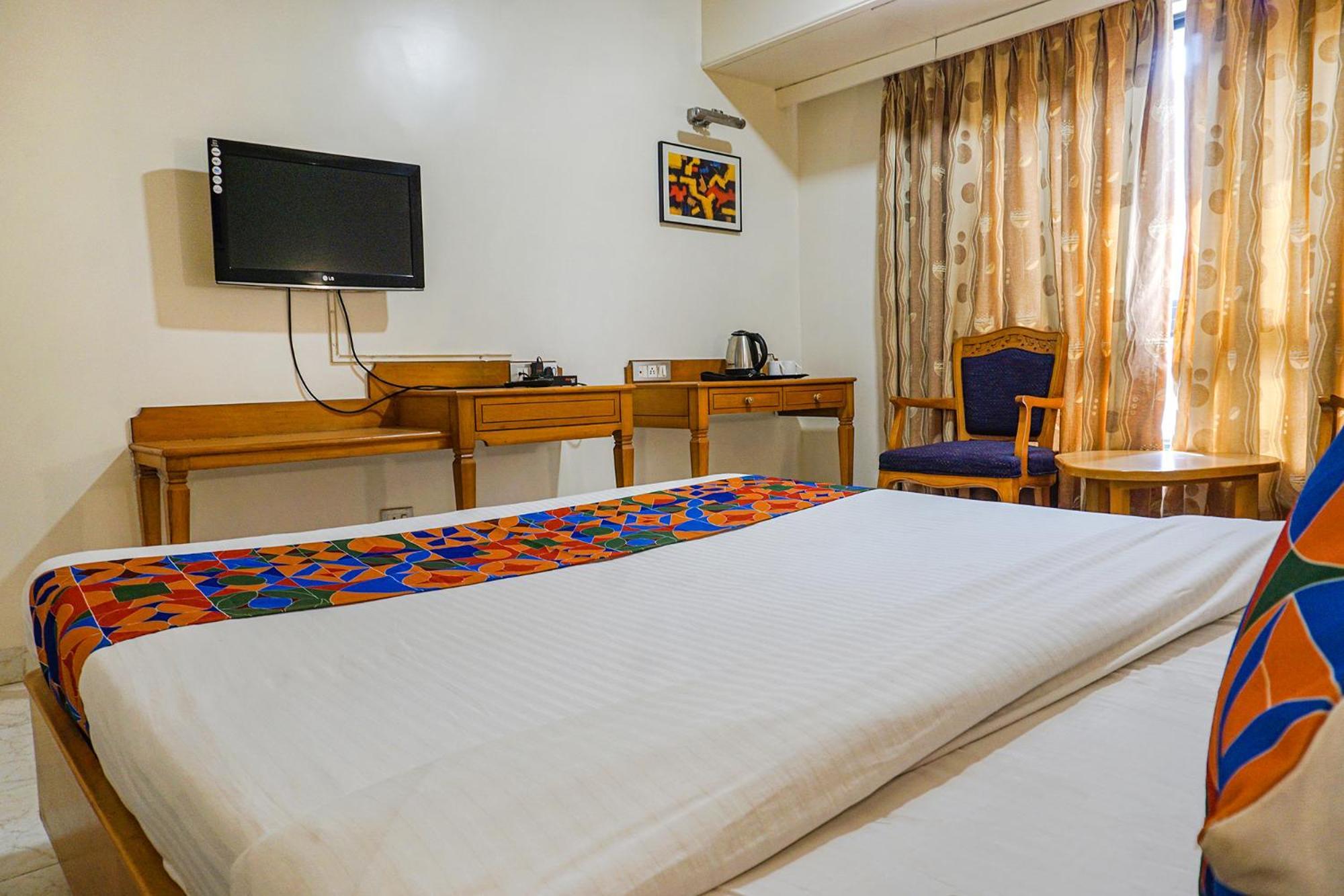 The Ambassador Hotel Poona Buitenkant foto
