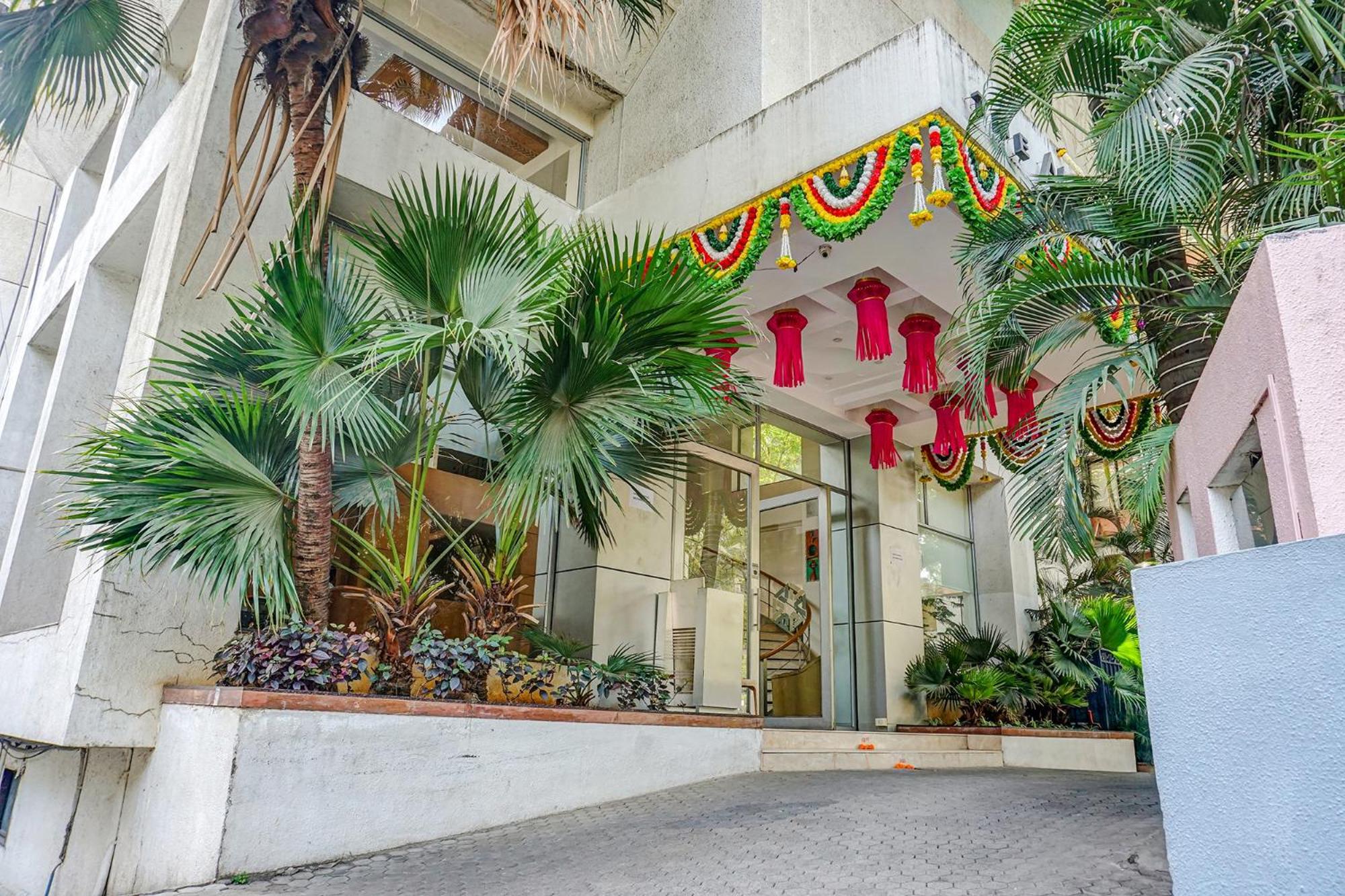 The Ambassador Hotel Poona Buitenkant foto